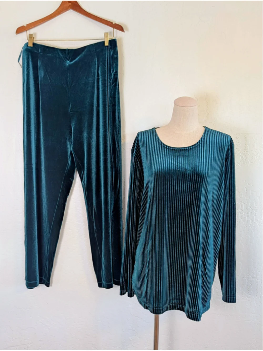 Draper’s & Damon’s Petite XL Teal Velour Lounge Set 2PC Ribbed Top Wide Leg Pant